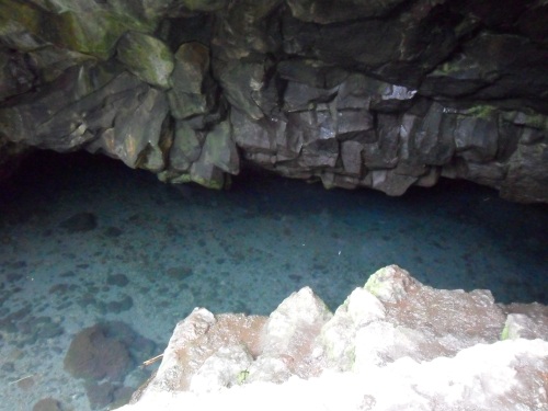 Waiʻānapanapa ("glistening water") Cave